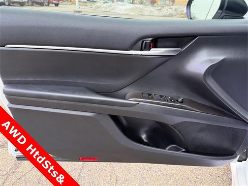 Used 2024 Toyota Camry SE image 19