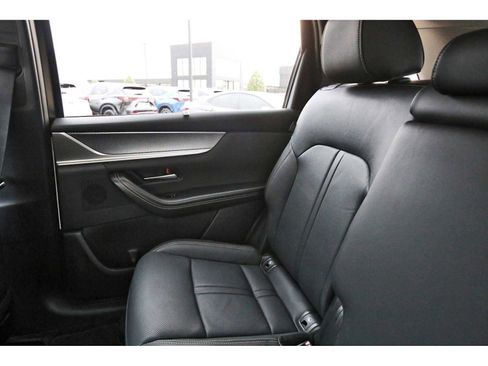 Certified 2025 MAZDA CX-90 3.3 Turbo w/ Preferred Package image 9