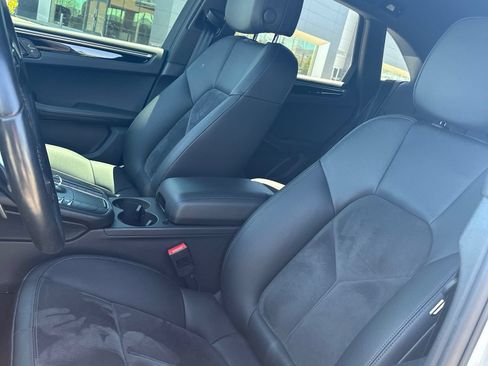 Used 2019 Porsche Macan AWD/4WD image 15