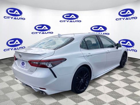Used 2023 Toyota Camry XSE FWD image 3