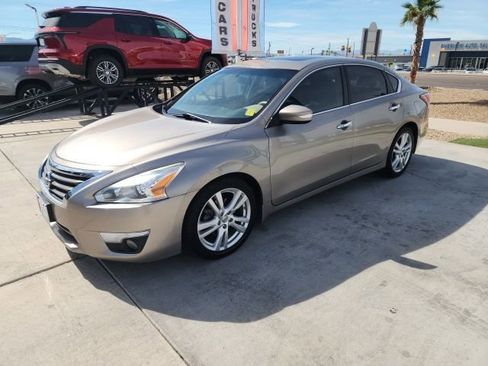 Used 2013 Nissan Altima 3.5 SL w/ Technology Pkg image 8