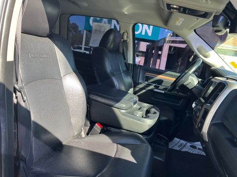 Used 2017 RAM 1500 Laramie image 35