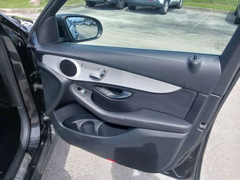 Used 2021 Mercedes-Benz GLC 300 image 17