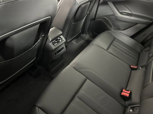 New 2025 Audi Q6 e-tron Premium image 11