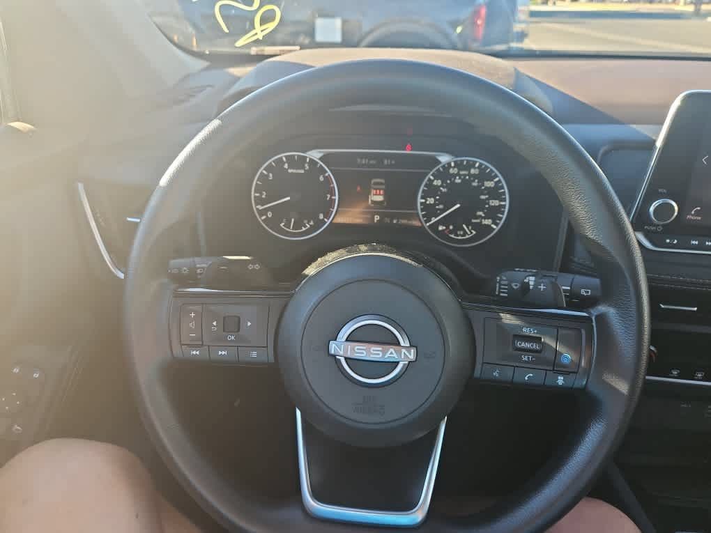 Used 2023 Nissan Rogue SV FWD image 15
