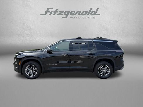 Used 2025 Chevrolet Traverse LT w/ LPO, Floor Liner Package FWD image 5