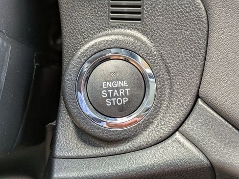 Certified 2025 Subaru Outback Premium w/ Popular Package #1A image 19