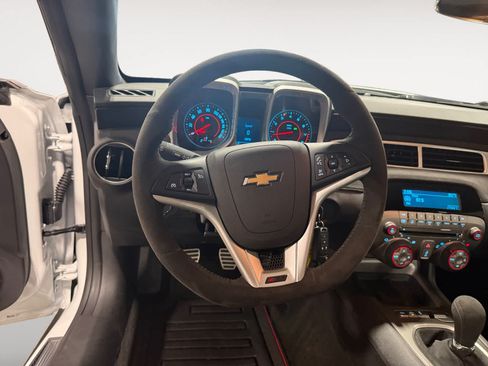 Used 2015 Chevrolet Camaro Z/28 RWD image 13