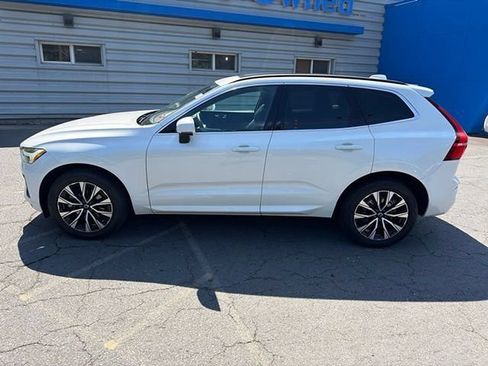 Used 2023 Volvo XC60 B5 Core w/ Climate Package AWD/4WD image 4