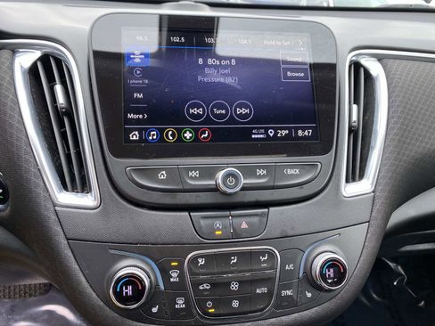 Used 2021 Chevrolet Malibu LT image 10