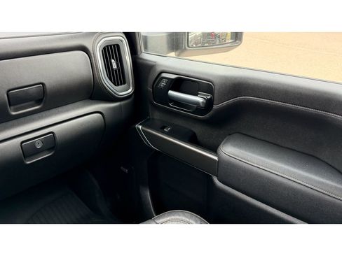 Certified 2022 GMC Sierra 2500 AT4 w/ AT4 Preferred Package image 18