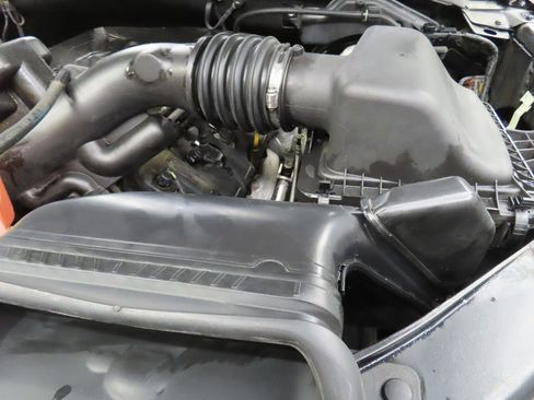 Used 2017 Ford F150 XLT AWD/4WD image 21