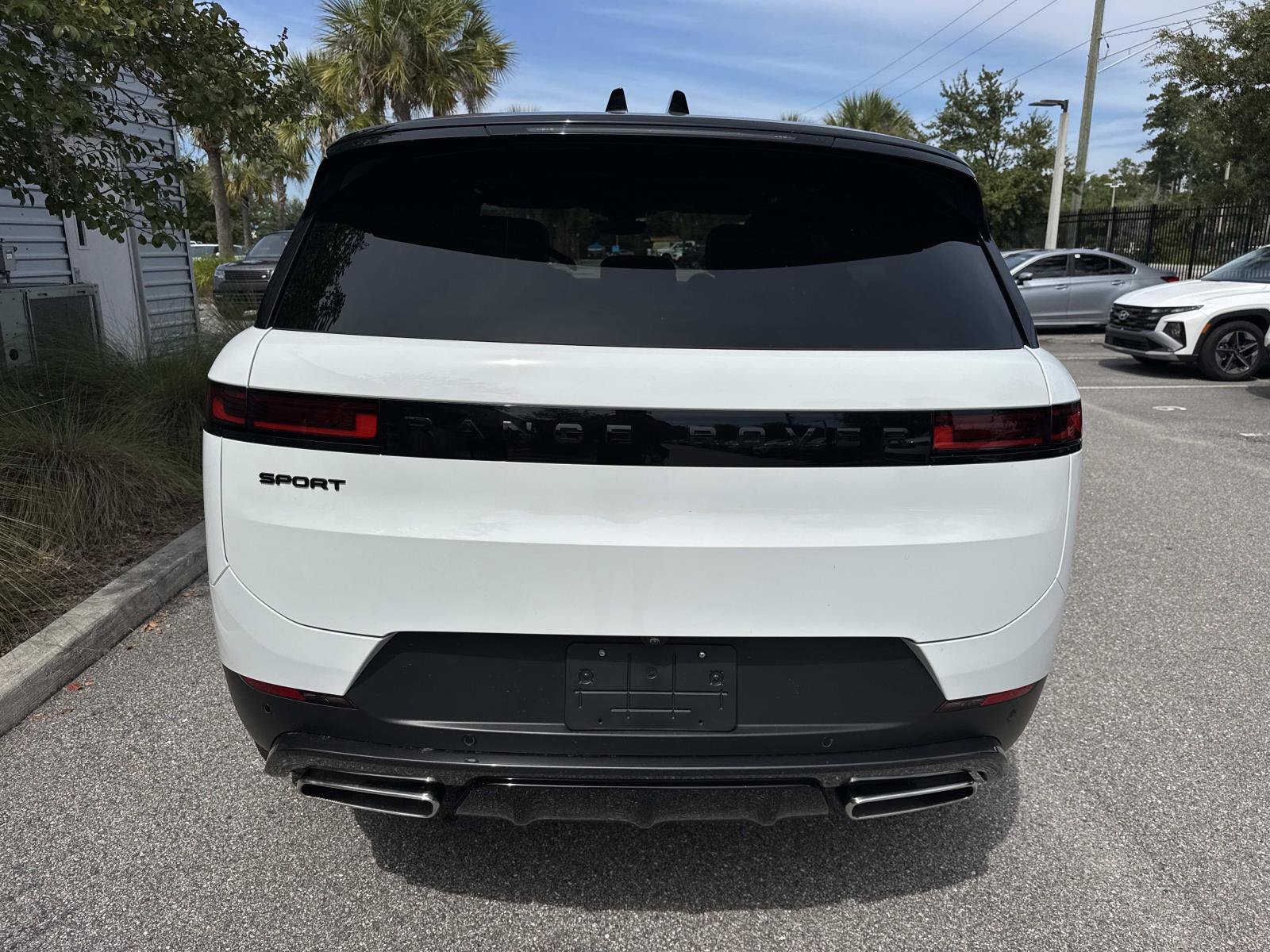 Certified 2025 Land Rover Range Rover Sport SE AWD/4WD image 7