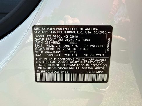 Used 2020 Volkswagen Atlas Cross Sport SEL R-Line AWD/4WD image 36