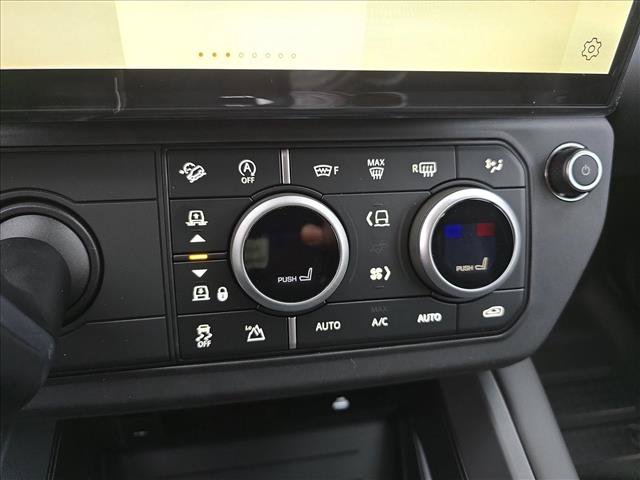 Used 2026 Land Rover Defender 110 X-Dynamic SE AWD/4WD image 22