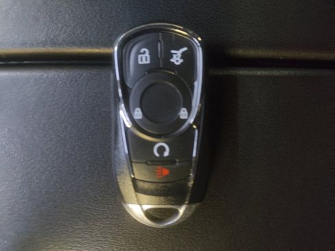 Used 2019 Buick Envision Essence AWD/4WD image 32