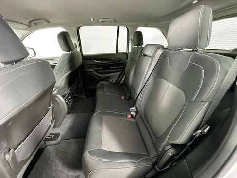 Used 2023 Jeep Grand Cherokee Laredo image 22