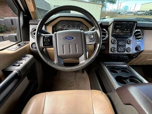 Used 2014 Ford F250 Lariat w/ Lariat Interior Package image 8