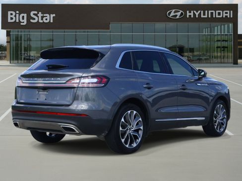 Used 2022 Lincoln Nautilus Reserve w/ Luxury Package FWD image 4