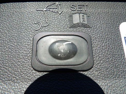 Used 2019 Ford Escape Titanium image 28