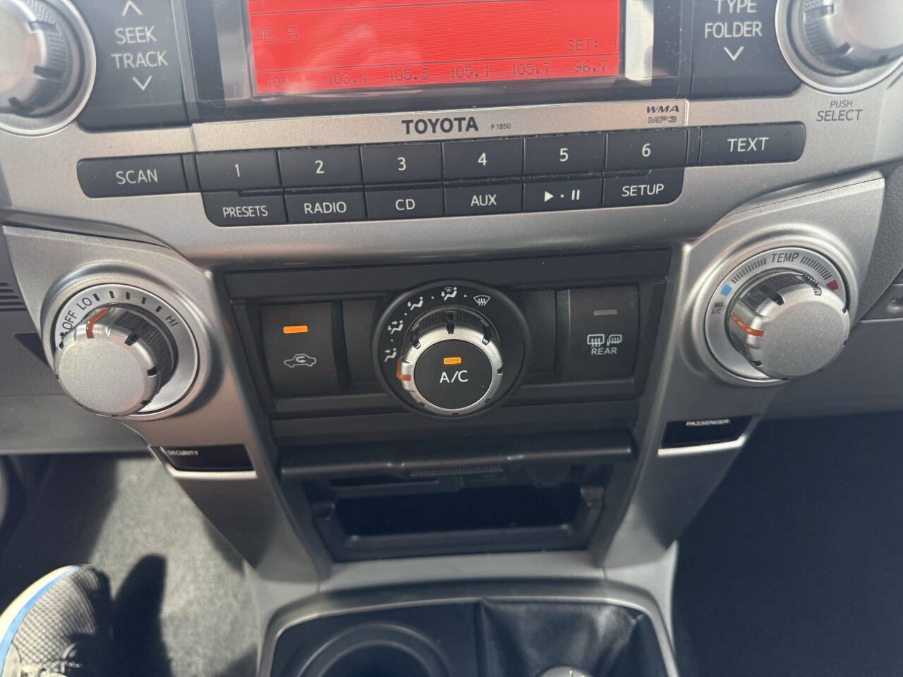 Used 2011 Toyota 4Runner SR5 w/ Premium Pkg w/Leather AWD/4WD image 28