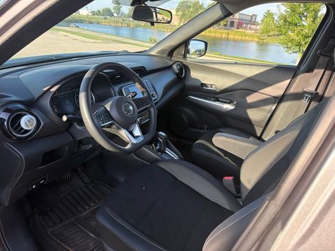 Used 2020 Nissan Kicks SV FWD image 11