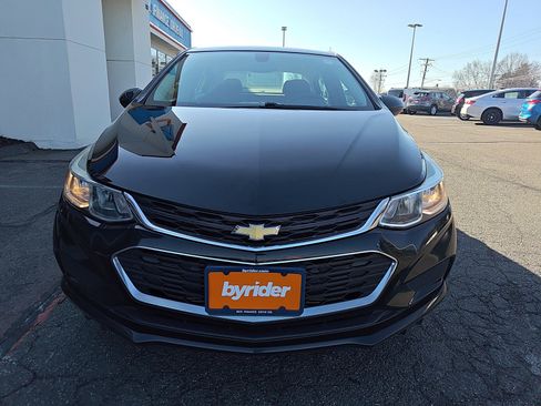 Used 2017 Chevrolet Cruze LS image 2