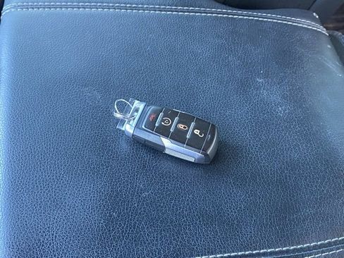 Used 2020 RAM 1500 Laramie image 29