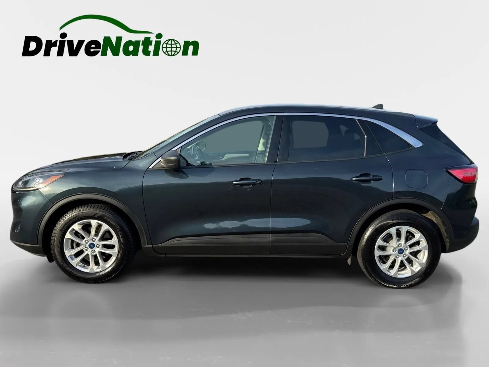 Used 2022 Ford Escape SE w/ Convenience Package FWD image 8