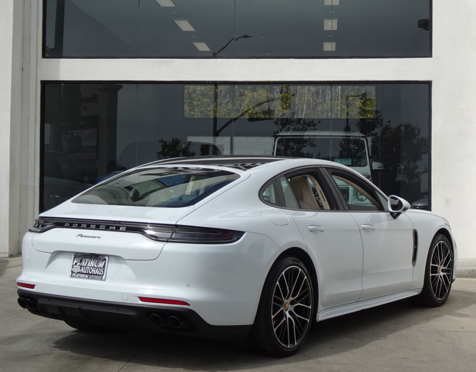 Used 2022 Porsche Panamera Platinum Edition RWD image 8