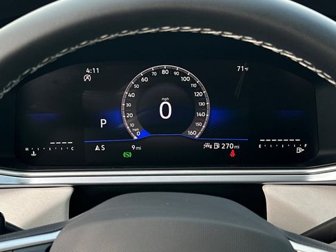 New 2025 Volkswagen Taos SE image 22