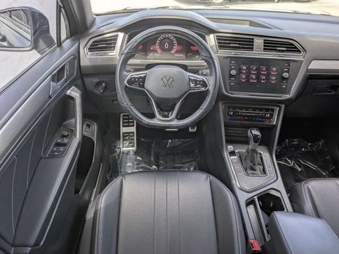Used 2022 Volkswagen Tiguan SE R-Line FWD image 17