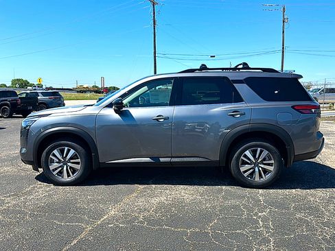 New 2026 Nissan Pathfinder SL FWD image 5