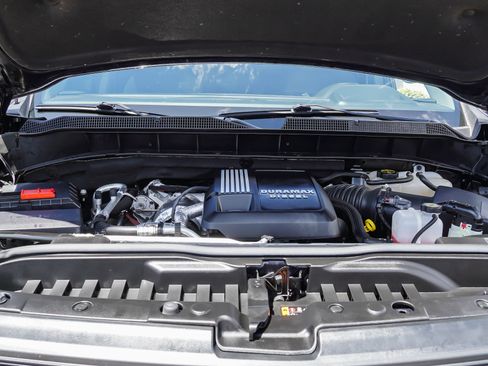 Used 2024 Chevrolet Silverado 1500 RST AWD/4WD image 15