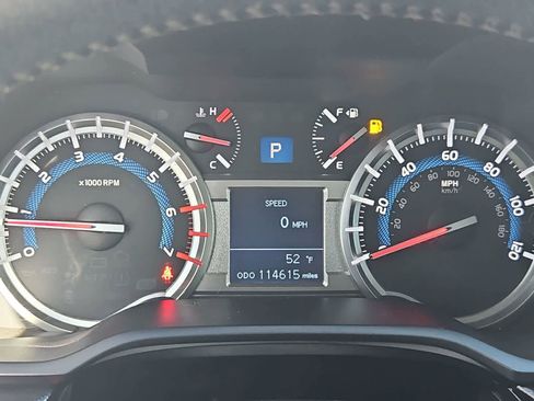 Used 2018 Toyota 4Runner SR5 Premium AWD/4WD image 32