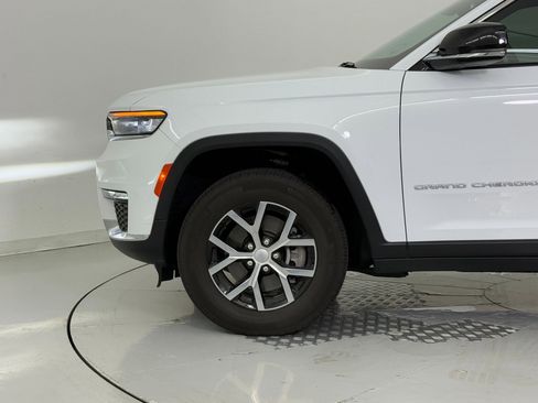 Used 2024 Jeep Grand Cherokee L Limited image 24