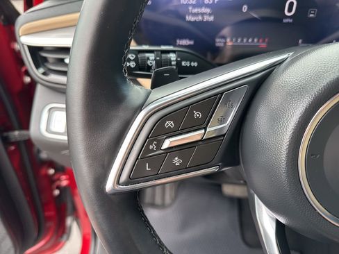 Used 2025 Buick Enclave Preferred w/ Power Package image 21