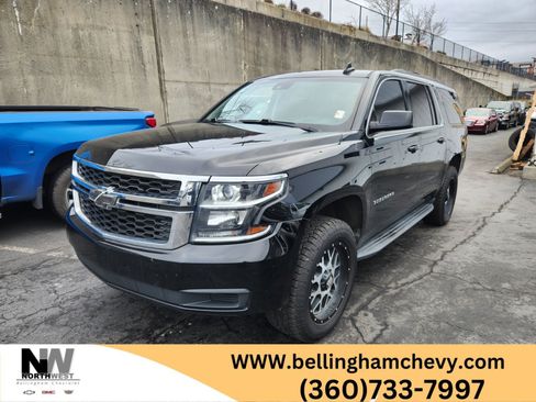 Used 2019 Chevrolet Suburban LT image 1