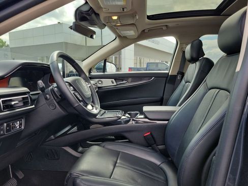 Certified 2023 Lincoln Nautilus Reserve w/ Equipment Group 202A AWD/4WD image 18