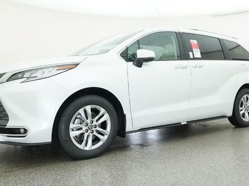 New 2026 Toyota Sienna Limited FWD image 17