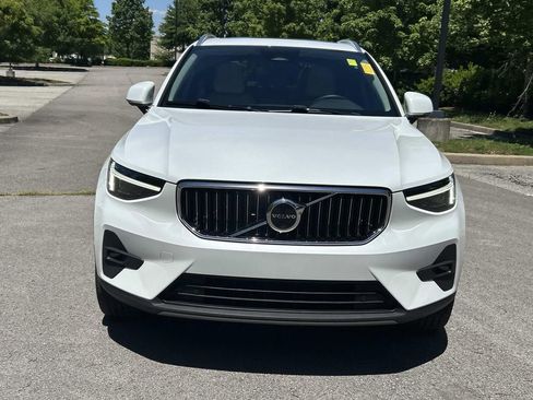 Used 2024 Volvo XC40 B5 Plus AWD/4WD image 2