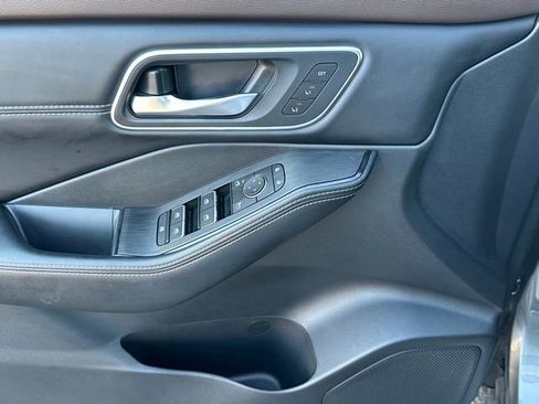 Used 2023 Nissan Rogue Platinum w/ Platinum Premium Package image 20