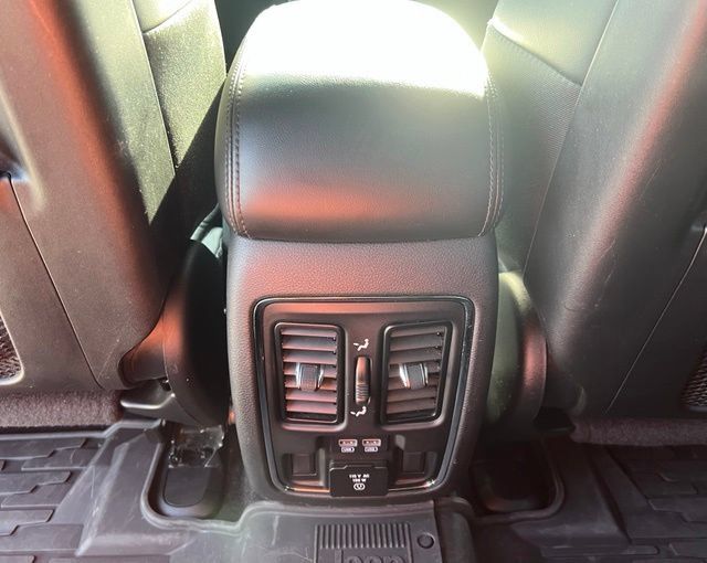 Certified 2019 Jeep Grand Cherokee Limited w/ Trailer Tow Group IV AWD/4WD image 23