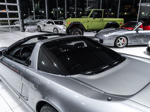 Used 2004 Acura NSX T image 40