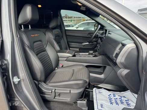 Used 2025 Nissan Pathfinder Rock Creek image 28