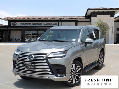 Used 2024 Lexus LX 600 4WD w/ Luxury Package