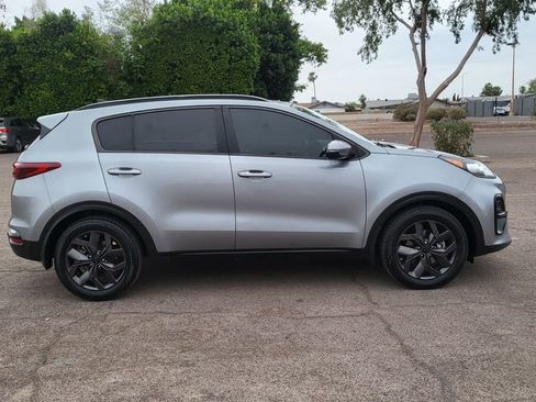 Used 2022 Kia Sportage Nightfall Edition FWD image 10