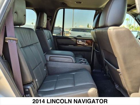 Used 2014 Lincoln Navigator 4WD image 24