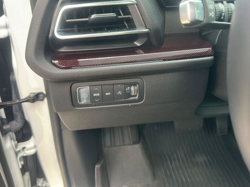 Used 2024 Chevrolet Traverse RS AWD/4WD image 29