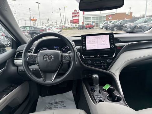 Used 2023 Toyota Camry SE w/ Cold Weather Package image 8
